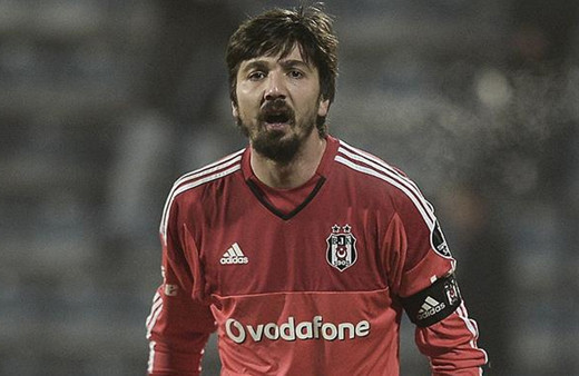 Eğlence mekanı karıştı! Tolga Zengin kavga ettiği kişinin kaşını yardı! Kavganın sebebi...