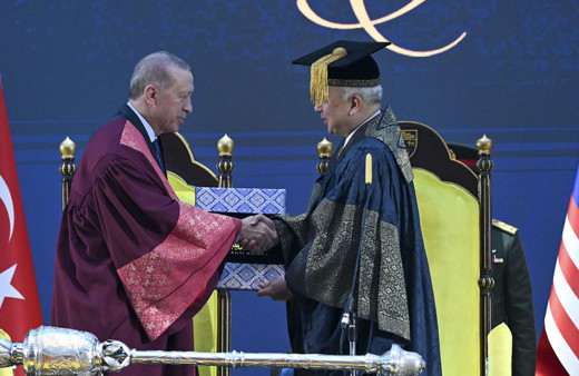 Malezya Başbakanı Enver İbrahim'den Cumhurbaşkanı Erdoğan'a Sınırların ötesine geçen bir lidersiniz