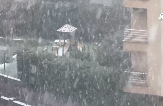 İstanbul'un bazı ilçelerinde kar yağışı etkili oldu