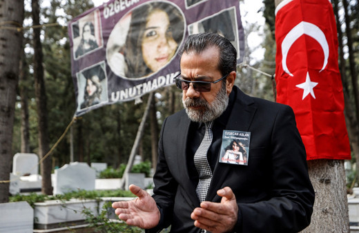 Özgecan Aslan, ölümünün 10. yılında Mersin'deki mezarı başında anıldı