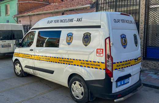 Babasını sırtından bıçakladı! Dehşete düşüren olay