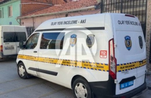 Mehdi olduğunu söyleyen kişi babasını din düşmanı diye öldürdü