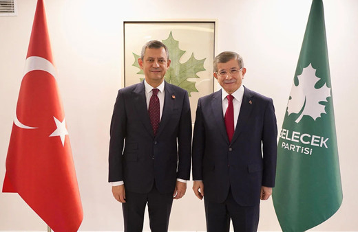 Özel'den Davutoğlu'na ziyaret