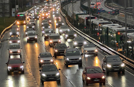 İstanbul’da sabah saatlerinde trafik yoğunluğu yüzde 76’ya çıktı