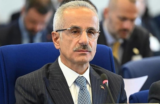 Bakan Uraloğlu'ndan İsrailli bakana tepki! Salonu terk etti