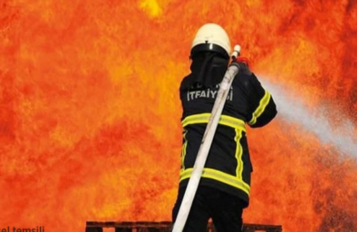 Elazığ'da baca yangınına müdahale eden itfaiye eri çatıdan düştü