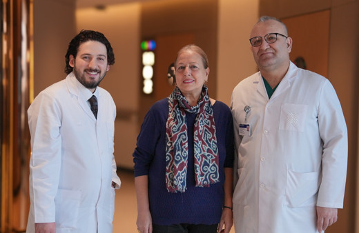 Diz ve kalça ağrısıyla gitti, bağırsak kanserinden kurtuldu