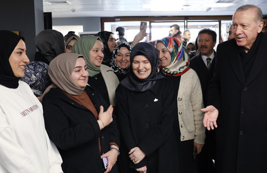 Cumhurbaşkanı Erdoğan, Diyanet Gençlik Merkezi'ni ziyaret etti