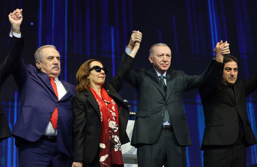 AK Parti 8. Olağan Büyük Kongresi'nde 3 milletvekili partiye katıldı