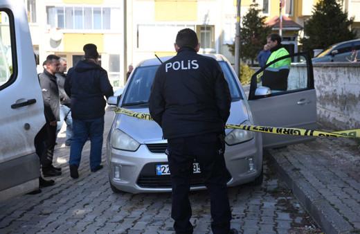 Edirne'de bir kişi aracında ölü bulundu