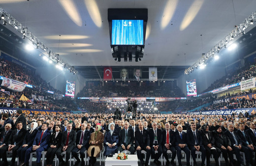 Yeni detaylar! AK Parti Kongresi'nde delegelere saat hediye edildi