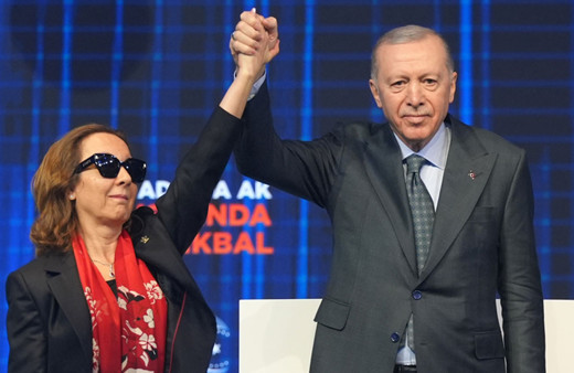 AK Parti'ye geçen Serap Yazıcı'dan Özgür Özel'in iddialarına yanıt