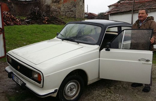 Çanakkale'de 1997 model Anadol'a bakan bir daha bakıyor 33 yıllık sahibi anlattı