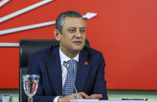 Erdoğan'ın 'ayağını denk al' uyarısına Özgür Özel'den sert yanıt