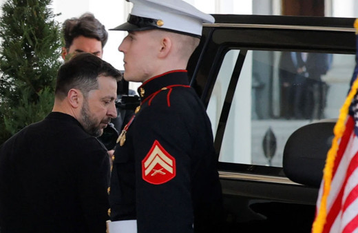 Vladimir Zelensky'nin Beyaz Saray'dan çıkış anları dikkat çekti! Kovulmuş gibi...