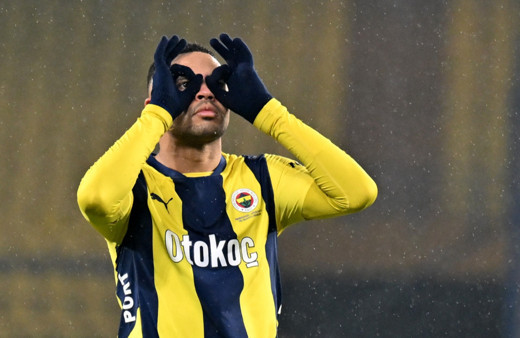 Fenerbahçe, Antalyaspor'u 3-0'lık skorla geçti