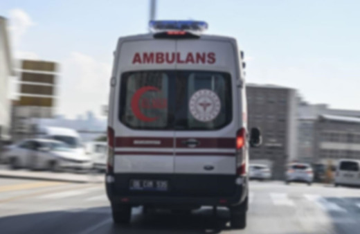 İki otomobil çarpıştı! 3 kişi hayatını kaybetti, yaralılar var