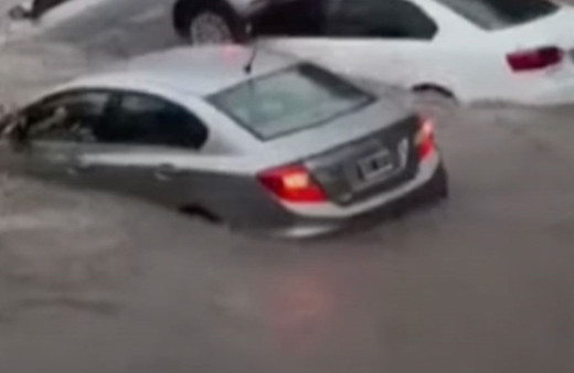 Şiddetli yağışlar felakete yol açtı! 13 kişi hayatını kaybetti