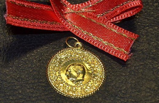 Altın fiyatları değişti! Yükseliş tam gaz sürüyor, çeyrek, gram altın...