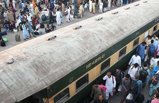 Pakistan'daki tren saldırısında tüm saldırganlar etkisiz hale getirildi