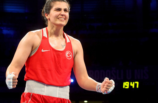 Milli boksör Busenaz Sürmeneli dünya şampiyonu