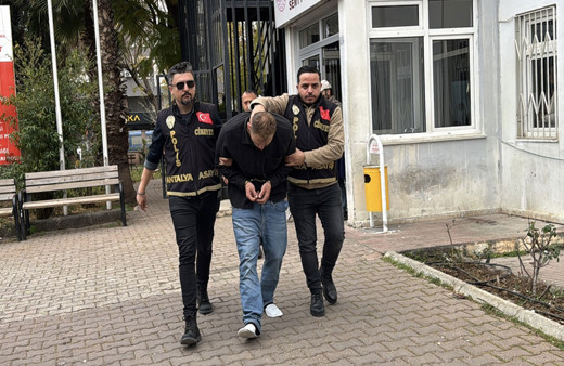 Antalya'da babasını bıçaklayarak öldüren zanlı tutuklandı