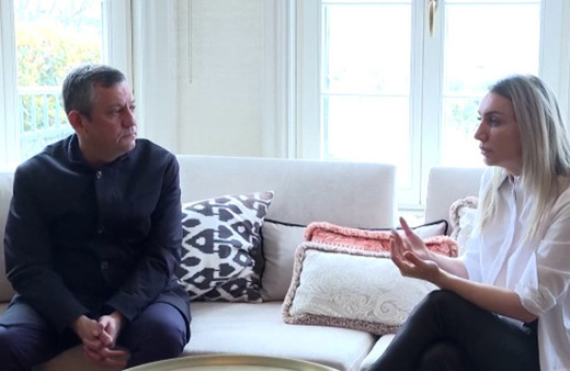 CHP Genel Başkanı Özel, gözaltına alınan İBB Başkanı İmamoğlu'nun evini ziyaret etti