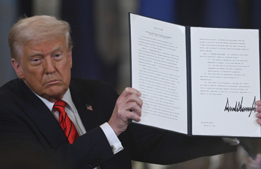 Trump, Eğitim Bakanlığı'nın kapatılmasına yönelik başkanlık kararnamesini imzaladı