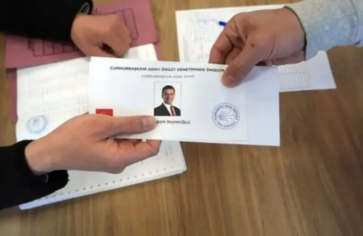 CHP'nin ön seçiminde oy verme süresi uzatıldı