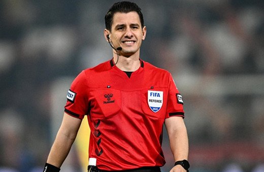 UEFA Uluslar Ligi play-off turu maçını yöneten Halil Umut Meler, sakatlık yaşadı