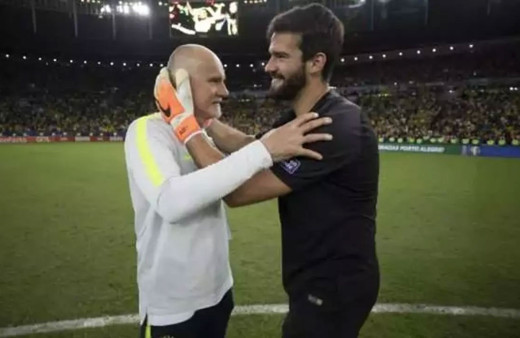 Dünyaca ünlü kaleci Muslera'nın yerine geliyor!