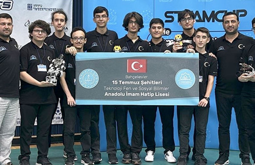 İmam hatip lisesi öğrencileri, Kanada'daki robot yarışmasında dünya şampiyonu oldu