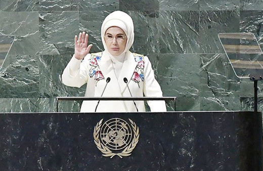 Emine Erdoğan, BM'de Şule Yüksel Şenler ve Malcolm X’in mirasını yaşatacak "Yankılar" sergisini açtı