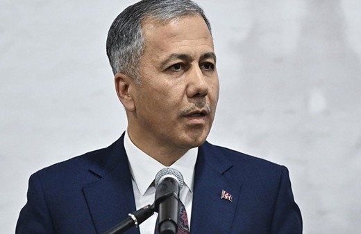 İçişleri Bakanı Ali Yerlikaya'dan "trafik kurallarına uyalım" çağrısı