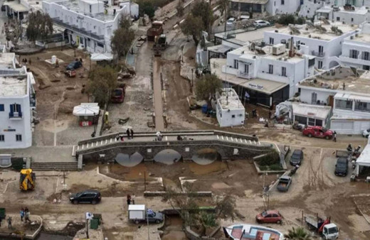 Yunanistan’da şiddetli yağış: Sel ve dolu hayatı felç etti