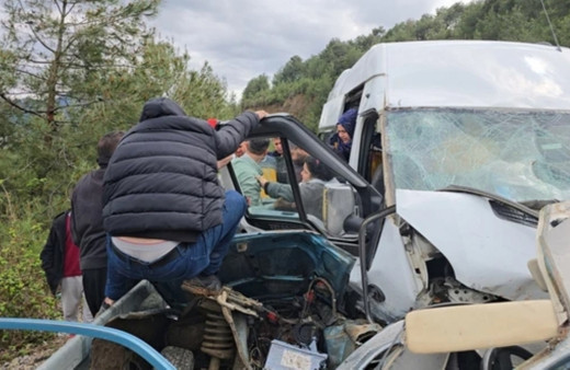 Adana'da feci kaza: Aynı aileden 5 kişi hayatını kaybetti