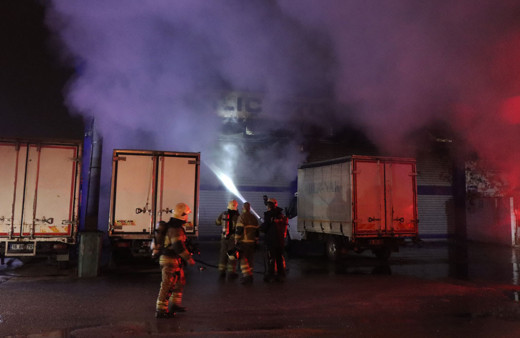 Bursa'da oto tamir dükkanında yangın