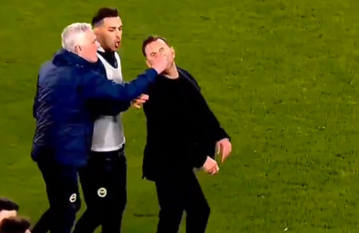 Mourinho Okan Buruk'un burnunu sıktı dünya basını bu olayı konuştu