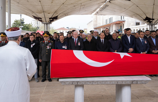 Şehit bekçi Uğur Gölçek son yolculuğuna uğurlandı! Babanın acısı yüzünden okundu