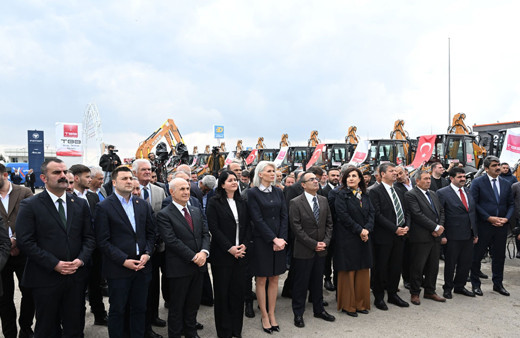 Türkiye Belediyeler Birliği 40 belediyeye 40 yeni araç hibe etti