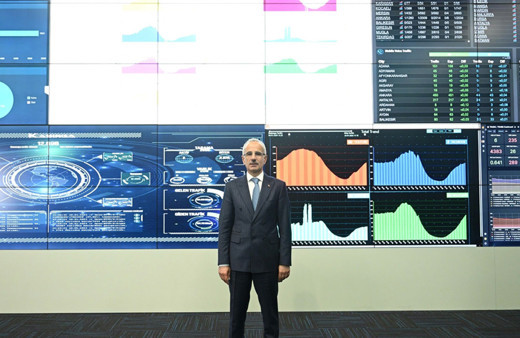 Bakan Abdulkadir Uraloğlu: Günlük 4 saat 4 dakikayı internette geçiriyoruz