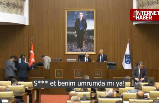 Türkeş'e rahmet dileyen CHP'li mikrofonunu açık unuttu! Şok küfür...