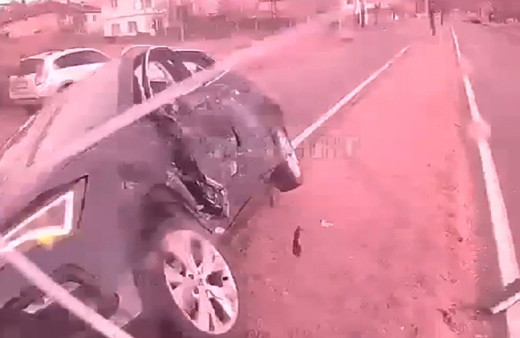 Sivas'ta halk otobüsü ile otomobil çarpıştı! Kaza anı kamerada