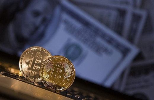 Uzmanlardan borsa ve kripto para yatırımcılara panik yapmayın uyarısı