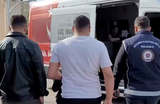 Göçmen kaçakçılığına büyük darbe! Bakan Yerlikaya detayları paylaştı