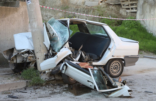 Denizli'de korkunç kaza sürücü feci şekilde can verdi