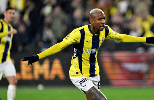 Fenerbahçe'nin yıldızı Talisca'dan 9 yaşındaki Berat'a moral telefonu