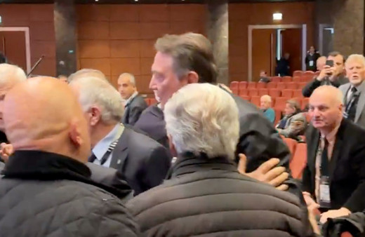 Hasan Arat Beşiktaş Divan Kurulu Toplantısı'na geldi ortalık gerildi: "Utanmaz adam"