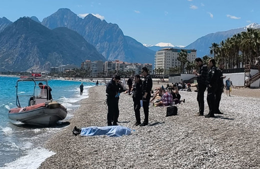 Antalya'da denize giren bir kişi boğuldu