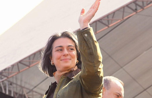Sinem Dedetaş dava açacağım dedi Fuat Uğur üstüne üstüne gidip bir daha yazdı